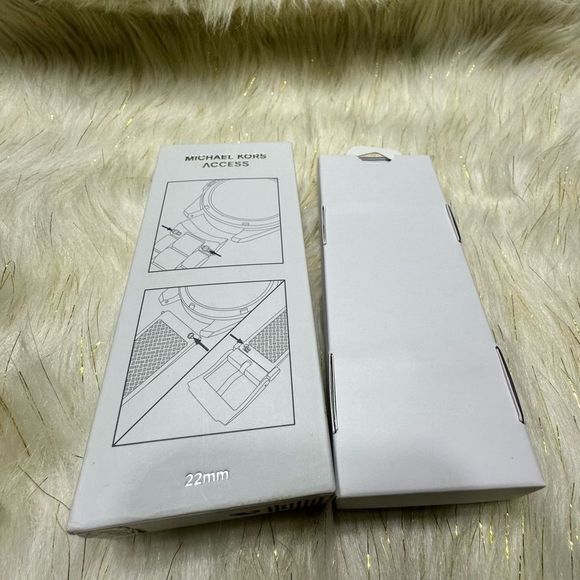 Michael Kors Bradshaw Smart Watch Interchangeable Band, New Never Worn - Picture 2 of 3